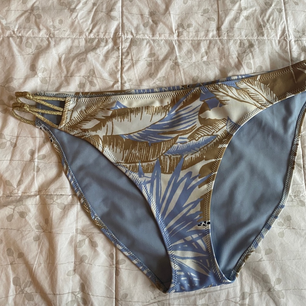 AERIE TROPICAL PRINT BIKINI BOTTOM, SIZE XL, NWOT. COLOR IS PERIWINKLE BLUE/TAN